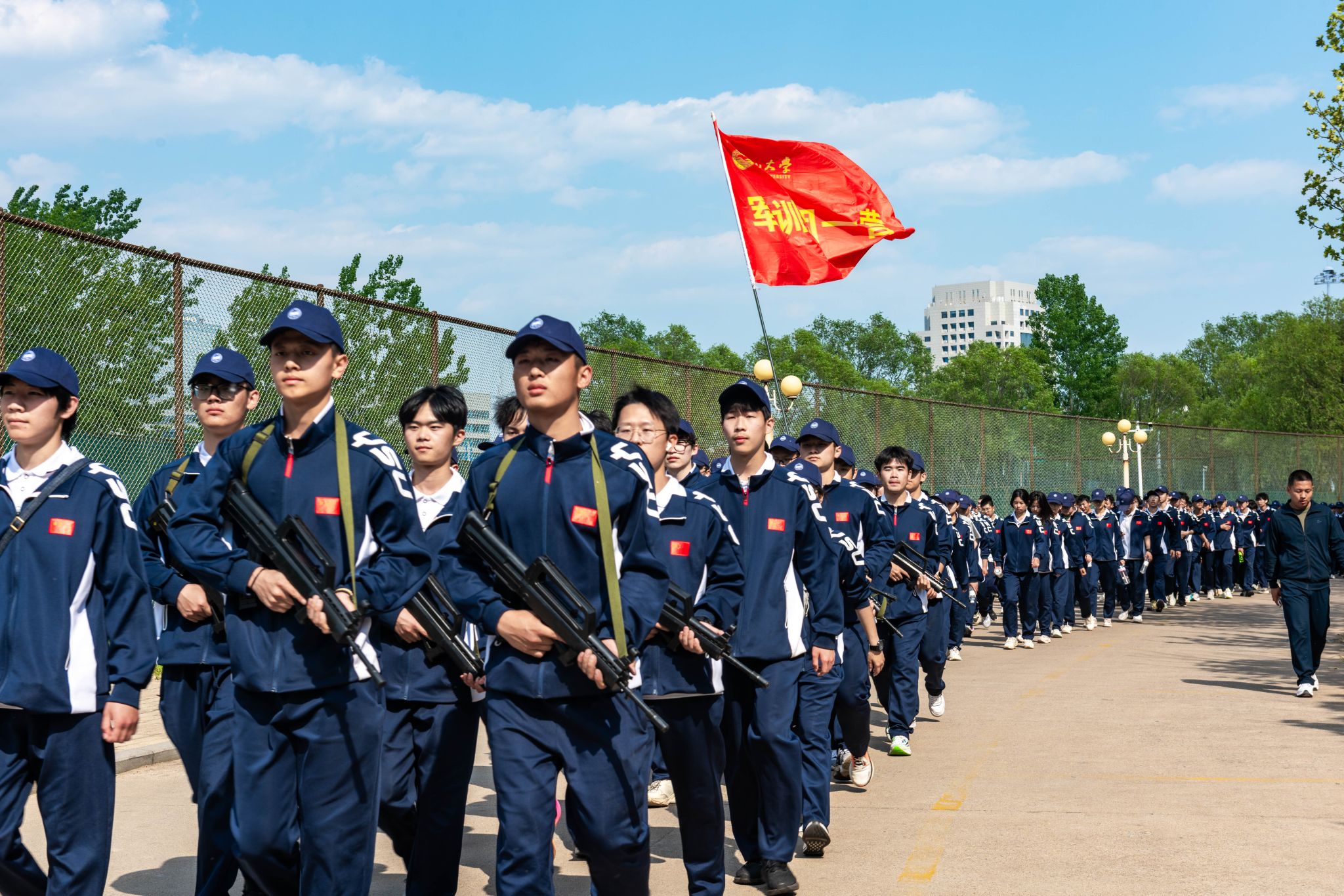稍息、立正，請檢閱！